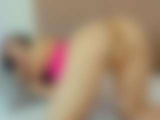 Live cam show with Asha - Public Toys on UwU Esports