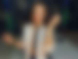 Live cam show with Asha - Teen (18+) on CamClone