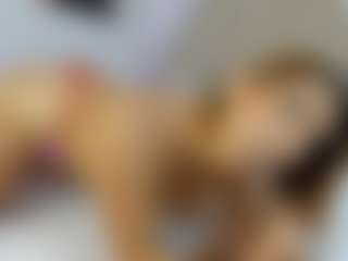 Live cam show with Nicol - Brown Eyes on Uber Horny