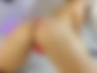 Live cam show with Nicol - Shaved Pussy on instabang