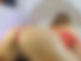 Live cam show with Nicol - Curvy Small Tits on livesuperchat.net
