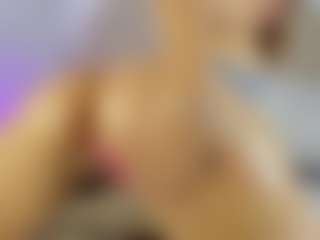Live cam show with Nicol - Fingering on SpunkLive