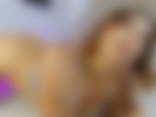 Live cam show with Nicol - Fingers on CamClone