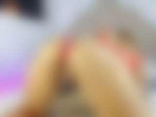 Live cam show with Nicol - Small Tits on Camversity