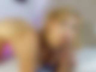 Live cam show with Nicol - Shaved Pussy on CSO-WL