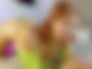 Live cam show with Nicol - Blowjob on Fling VIP Chat