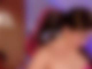 Live cam show with MilaColeman - Skinny on Camsoda
