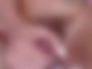 carolinespanky's Live Sex Cam Show