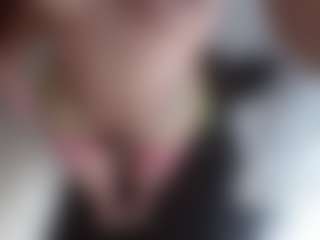 carolinespanky's Live Sex Cam Show