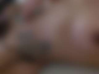 carolinespanky's Live Sex Cam Show