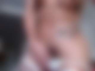 Live cam show with carolinespanky - Brown Eyes on intimatelivegirls.com