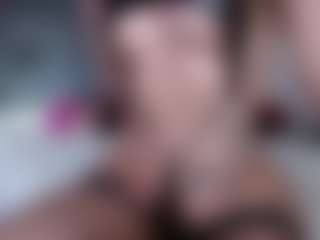 carolinespanky's Live Sex Cam Show