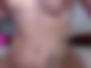 Live cam show with carolinespanky - Smoking on Camsoda