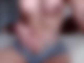 carolinespanky's Live Sex Cam Show