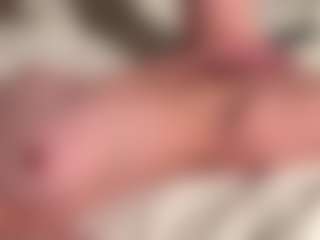 Live-Cam-Show mit KirbyMasell - Moaning auf Camsoda
