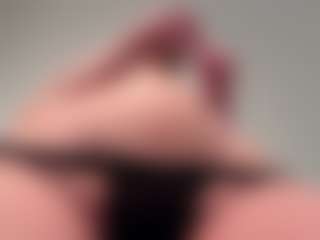 Live cam show with KirbyMasell - Thin on TeamSkeetLive