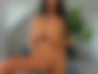 Live cam show with RanyaEvy - Fingering on Dolls Live