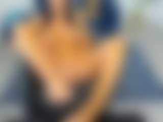 Live cam show with RanyaEvy - Brown Hair on fapnchat