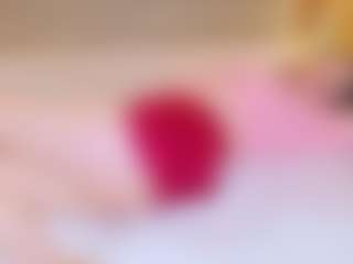 Live-camshow met MavkaCute - Role Play op Camsoda