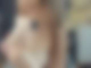 Live cam show with BelleDream - Camel Toe on TeamSkeetLive