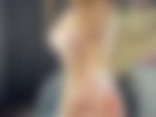 Live cam show with BelleDream - Striptease on friskycurves.com