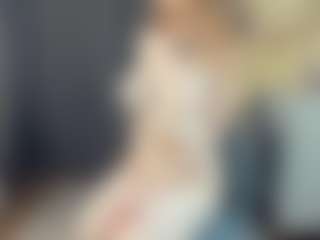 Live cam show with BelleDream - College on Camsoda