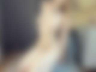 Live cam show with BelleDream - Striptease on realtime-chat