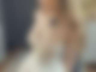 Live cam show with BelleDream - Brown Eyes on Hubzter Live