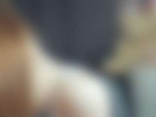 Live cam show with BelleDream - Skinny on Gym Cam Girls
