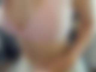 Live cam show with BelleDream - Fingers on Camsoda