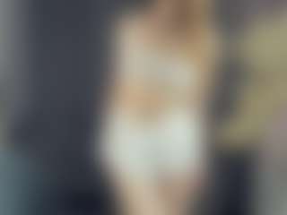 Live cam show with BelleDream - Flashing on Soda Cam
