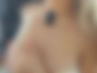 Live cam show with BelleDream - Camel Toe on liverealitysex.com