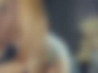 Live cam show with BelleDream - College on AdultVida.com