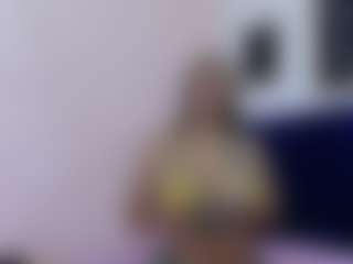 Live cam show with Madisson022 - Average on Camsoda