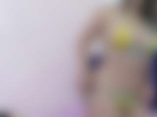 Live cam show with Madisson022 - Average on studioflirtlive.com
