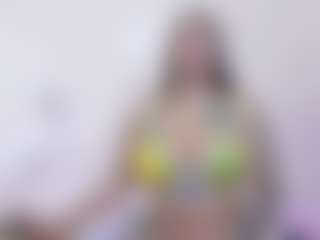 Live cam show with Madisson022 - Blonde Hair on CamwithHer