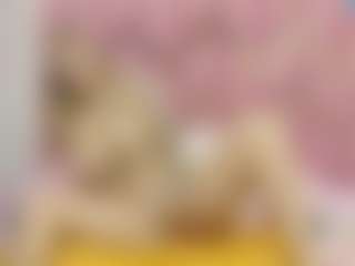 Live cam show with Madisson022 - Middle Aged on Dolls Live