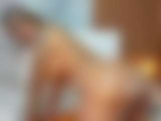 Live cam show with Madisson022 - Bedroom on fapnchat