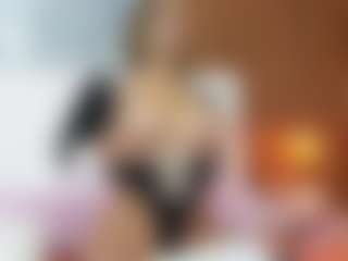Live cam show with Madisson022 - Flashing on fapnchat
