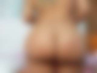 Live cam show with Madisson022 - Young Adult on Chatstar
