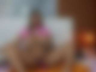 Live cam show with Madisson022 - Mature on Camsoda