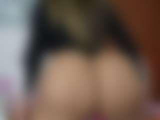 Live cam show with Madisson022 - Athletic White on CamClone | colombia