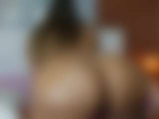 Live cam show with Madisson022 - Athletic Middle Aged on SinfulBabes