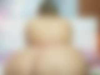 Live cam show with Madisson022 - Middle Aged on AdultVida.com