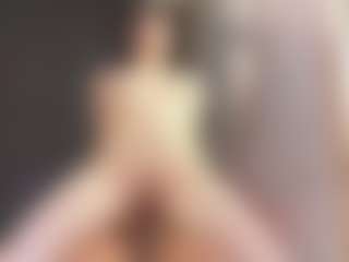 Live cam show with Lion and Aria - Middle Aged on Free Soda