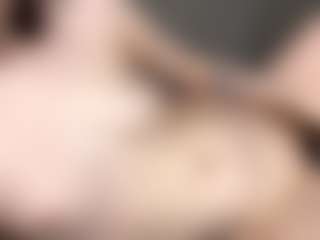 Live cam show with Annie - Living Room on SquirtSoMuch