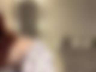 Live cam show with Annie - Daddy on livesuperchat.net
