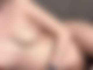 Live cam show with Annie - Tiny Tits on Fling VIP Chat