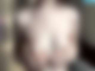 Live cam show with Annie - Green Eyes on Dolls Live