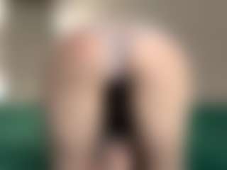 Live cam show with Annie - Living Room on slutload